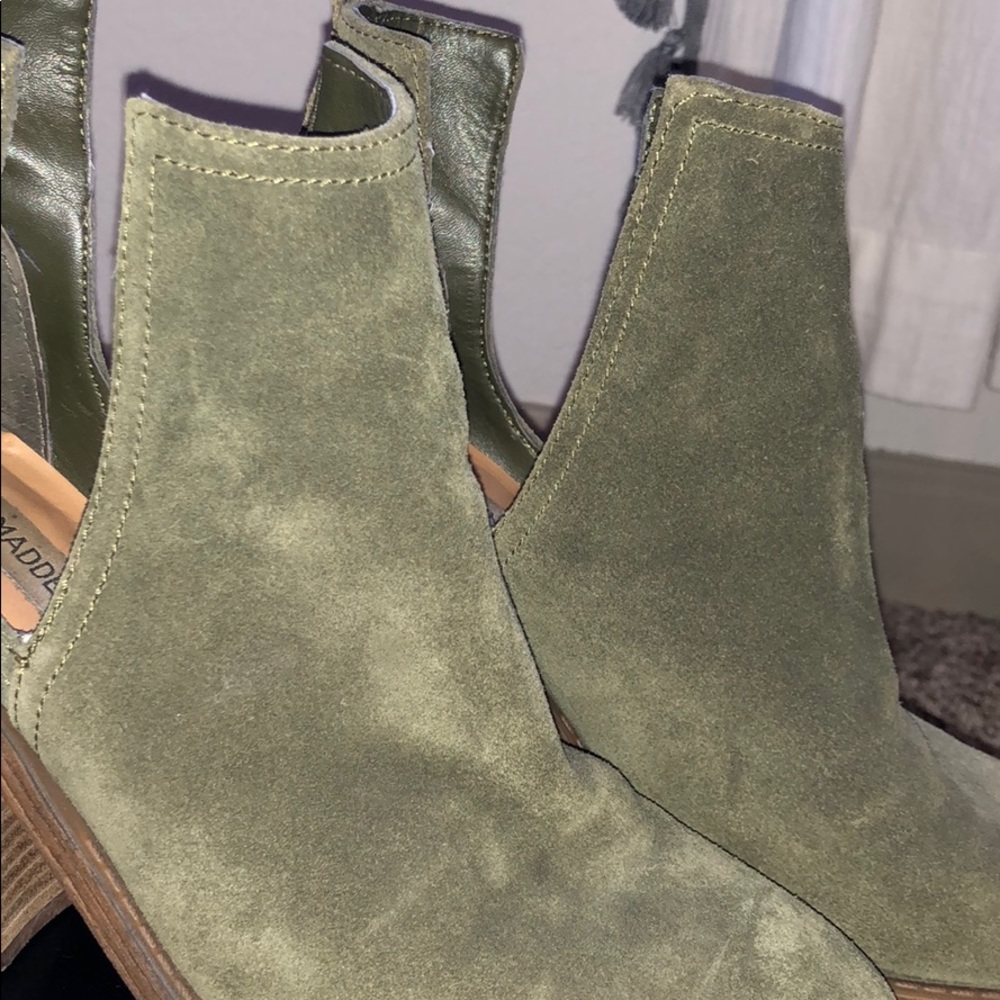 Steve Madden Booties - Picture 2 of 6